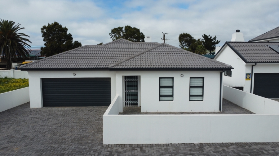 4 Bedroom Property for Sale in Sandy Point Western Cape